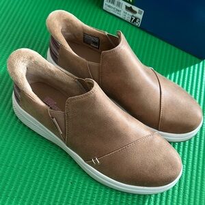 Skechers Tan Slip-On Women's Sneakers BOBS chestnut